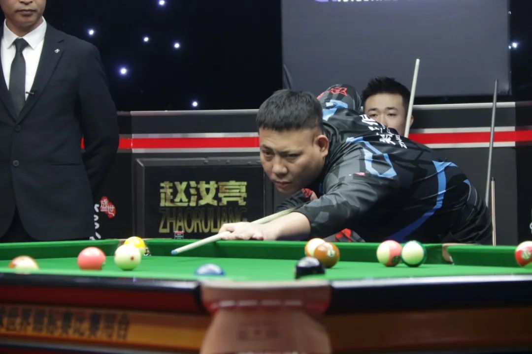 坚若磐石的 坚若磐石的